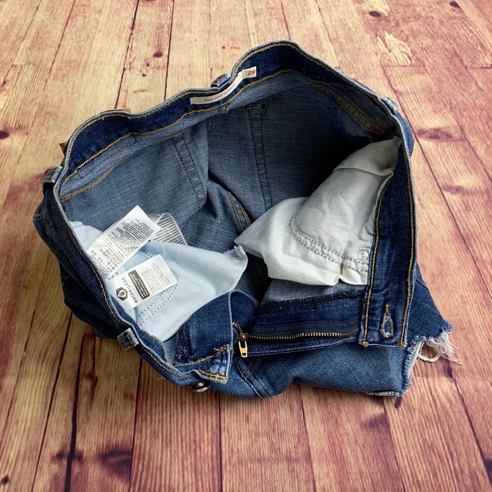 💵Levi’s High Rise Distressed Denim Short Size 29 - Picture 6 of 12
